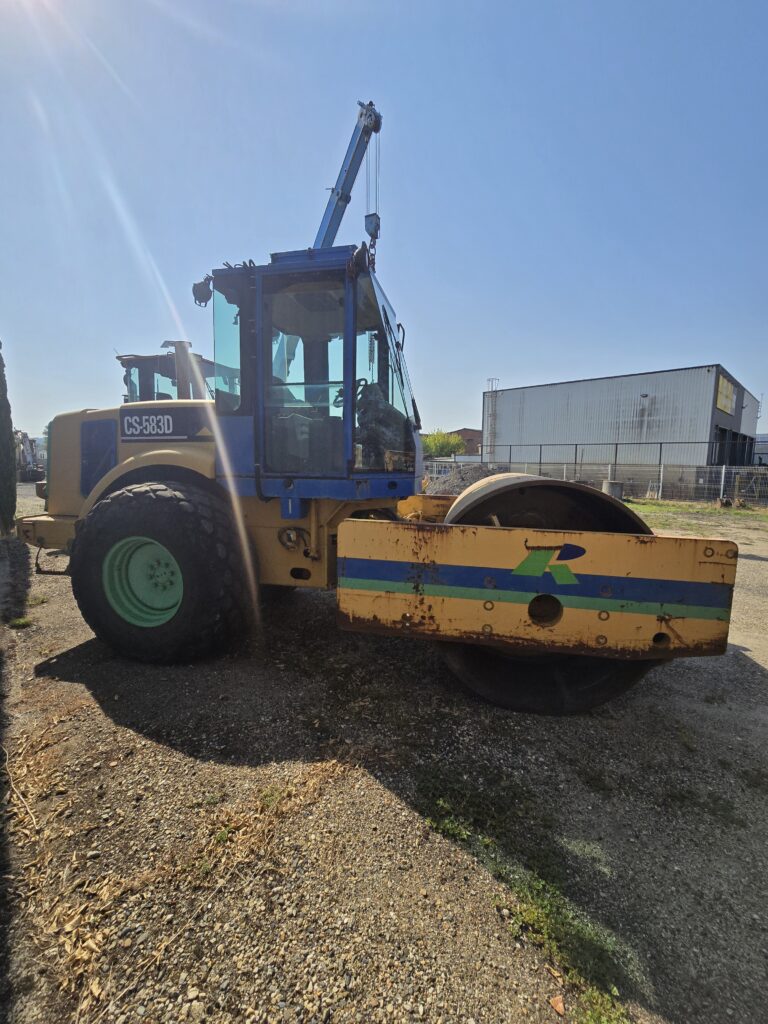 ddtp47-compacteur-cat-CS583D-image1